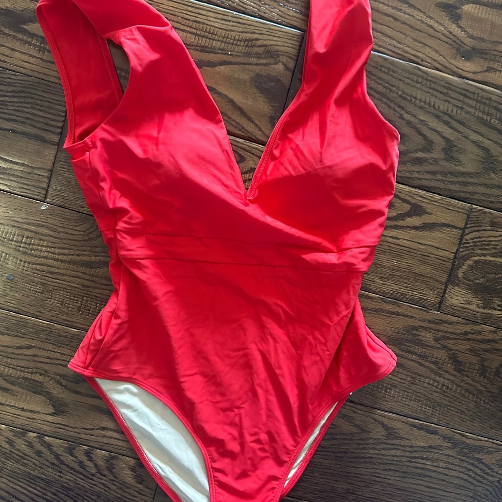 Summersalt Ruched Backflip red one piece sz 6